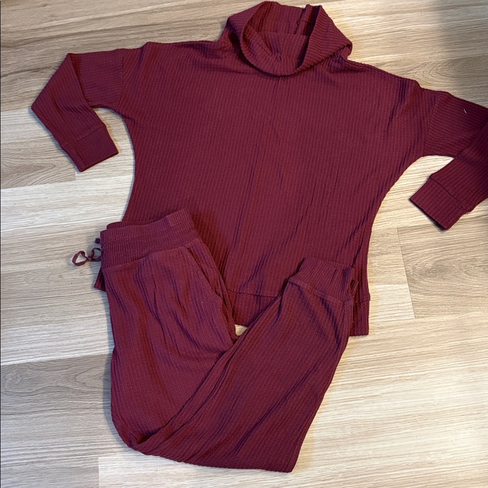 EUC 2 piece Marika Burgundy Waffle Knit Lounge Set Size Medium